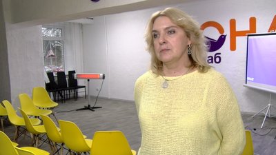 У Луцьку мешканка Бучі презентувала моновиставу "Сильна"