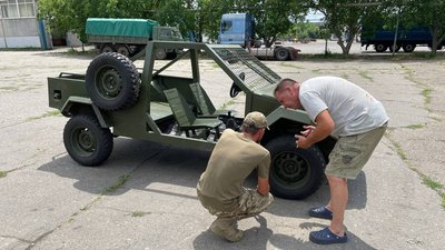 Легкий і непомітний. У миколаївській автомайстерні виготовляють багі для військових Легкий і непомітний. У миколаївській автомайстерні виготовляють багі для військових