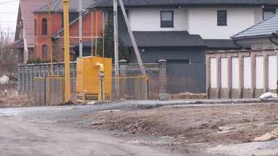 На Рівненщині на землі АТОвців провели газопровід та дорогу. Що каже влада На Рівненщині на землі АТОвців провели газопровід та дорогу. Що каже влада