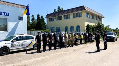 На курортах Херсонщини запрацювали поліцейські станції На курортах Херсонщини запрацювали поліцейські станції