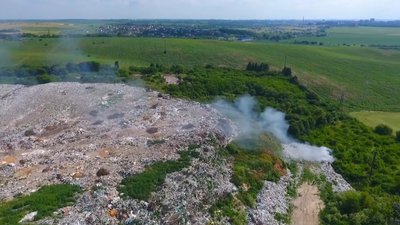 Перша у 2020-му: біля Рівного сталась пожежа на сміттєзвалищі