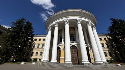 Прокуратура в суді вимагає скасувати приватизацію будівлі колишнього Жовтневого палацу