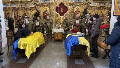 З Владиславом Мірошніченком та Максимом Легарем попрощались у Свято-Успенському соборі