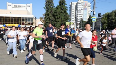 Благодійний забіг “Шаную воїнів, біжу за Героїв України” у Луцьку