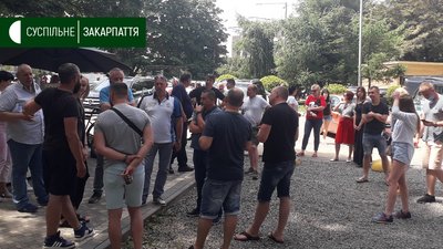 Підприємці Ужгорода не згідні з рішенням про обмеження роботи закладів громадського харчування Підприємці Ужгорода не згідні з рішенням про обмеження роботи закладів громадського харчування