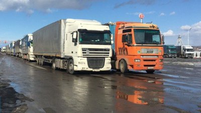 На Буковині перевізники долучились до акції через електронні дозволи: чого вимагають
