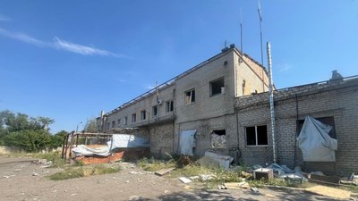 Будівля пожежної частини у Костянтинівці після обстрілу 18 серпня 2025 року