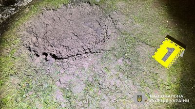 Поліція розслідує вибух на території приватного будинку поліцейського на Закарпатті