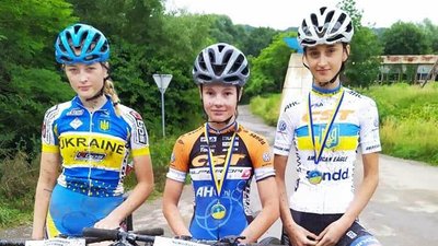 Три волинянки завоювали 14 медалей на чемпіонаті України з маунтенбайку