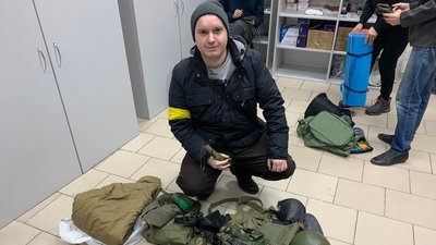 Одеські волонтери за тиждень сплели понад 30 маскувальних сіток Одеські волонтери за тиждень сплели понад 30 маскувальних сіток