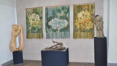 Чарівний світ майстрині гобелену. Херсонський художній музей знайомить із творчістю відомої мисткині Чарівний світ майстрині гобелену. Херсонський художній музей знайомить із творчістю відомої мисткині