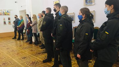 У Вінниці презентували виставку зброї українських бійців У Вінниці презентували виставку зброї українських бійців