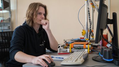 "Кожен може спроєктувати безпілотник". У Дніпрі в університеті навчають студентів проєктувати БпЛА