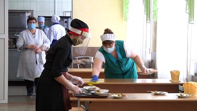 В житомирських школах учнів не залучатимуть до миття підлоги та вікон