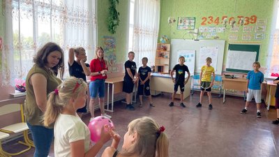 У Боромлі на Сумщині влаштували програму активностей для дітей "Team Up" У Боромлі на Сумщині влаштували програму активностей для дітей "Team Up"