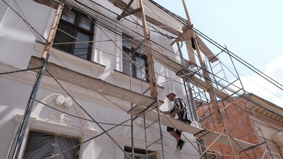 У Чернівцях капітально ремонтують фасади п'яти історичних будівель У Чернівцях капітально ремонтують фасади п'яти історичних будівель