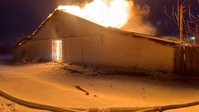 На Тернопільщині горів склад із зерном