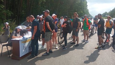 "Об'єднані заради перемоги" – у Житомирі відбувся благодійний велопробіг на підтримку ЗСУ "Об'єднані заради перемоги" – у Житомирі відбувся благодійний велопробіг на підтримку ЗСУ