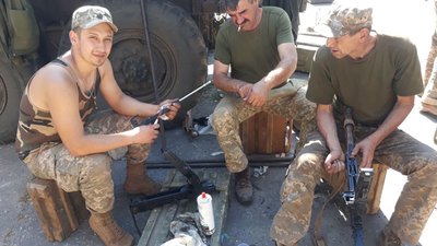 Врятував багатьох, а себе не вберіг: сестра загиблого воїна з Черкащини розповіла про брата Врятував багатьох, а себе не вберіг: сестра загиблого воїна з Черкащини розповіла про брата