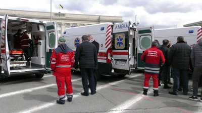 П'ять територіальних громад Херсонщини отримали 6 нових автомобілів "швидкої допомоги"