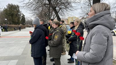 У Кременчуці вшанували пам’ять Героїв Небесної Сотні У Кременчуці вшанували пам’ять Героїв Небесної Сотні