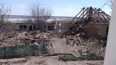 Авіаудар по Зміївці, Херсонщина, обстріли РФ, зруйновані будинки