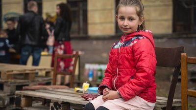 Аніматори та фокусники. У Дніпрі в одному з центрів для переселенців влаштували дитячу програму Аніматори та фокусники. У Дніпрі в одному з центрів для переселенців влаштували дитячу програму