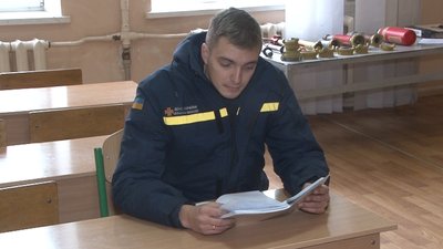 «Секрети мертвого лісу». Рятувальник з Дніпропетровщини написав книжку в жанрі фентезі