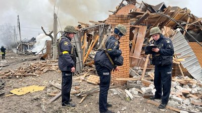 У Дніпрі пролунав вибух: пошкоджені 7 приватних будинків, поранена жінка