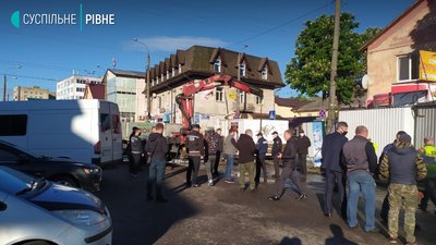 Вулицю Шевченка у Рівному розчистили від МАФів Вулицю Шевченка у Рівному розчистили від МАФів
