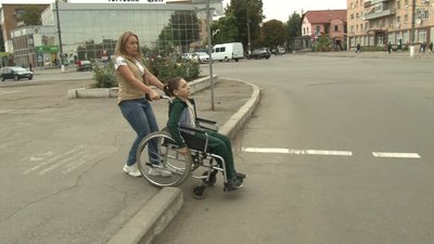 Дві сотні смілян на візку не можуть пересуватися на міському транспорті Дві сотні смілян на візку не можуть пересуватися на міському транспорті