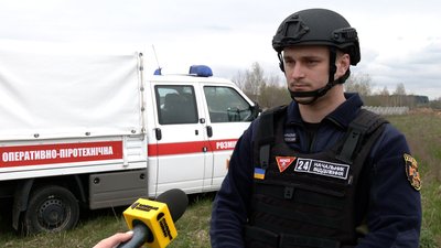На Чернігівщині до поминальних днів піротехніки перевіряють кладовища на наявність вибухівки На Чернігівщині до поминальних днів піротехніки перевіряють кладовища на наявність вибухівки