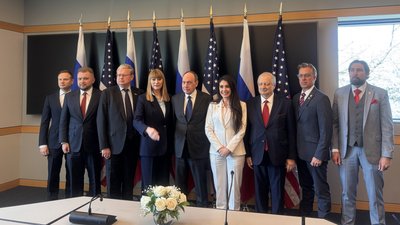 США, російські депутати, Анна Пауліна Луна