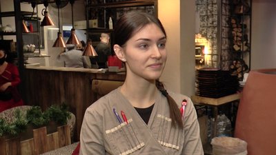 Офіціантка Ангеліна Ведь Офіціантка Ангеліна Ведь