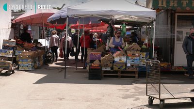 На ринках "Дикого" та "Моріон" у Рівному провели позапланові перевірки