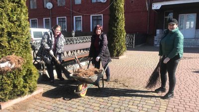 З медитаціями та лагідною українізацією. Як у Рогатині на Франківщині працює центр для переселенців З медитаціями та лагідною українізацією. Як у Рогатині на Франківщині працює центр для переселенців