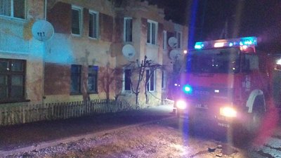 У Долині на Прикарпатті під час пожежі врятували 3 дорослих та 1 дитину У Долині на Прикарпатті під час пожежі врятували 3 дорослих та 1 дитину