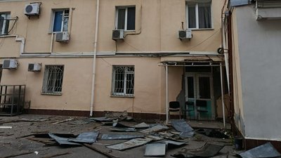 Херсон, обстріли РФ, будівля, вікна