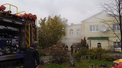Російські військові обстріляли гаражі на території Харківської області: зведення ДСНС