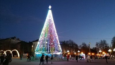 Театральний майдан