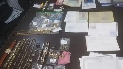 Чотирьох людей підозрюють у заволодінні 19 квартирами в Одесі Чотирьох людей підозрюють у заволодінні 19 квартирами в Одесі