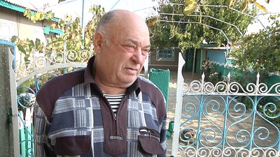 "Має підтримати гніздо та створити безпеку": на Одещині встановили платформу для гнізд лелек "Має підтримати гніздо та створити безпеку": на Одещині встановили платформу для гнізд лелек