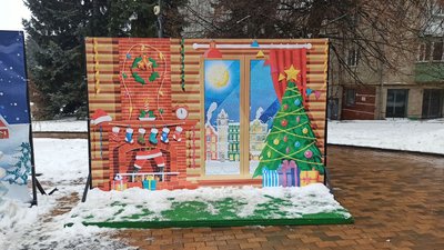 Грінч, Фердинад та Майк Вазовський: новорічні фотозони у Вінниці Грінч, Фердинад та Майк Вазовський: новорічні фотозони у Вінниці