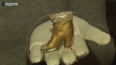 Мініатюрні копії з колекції виготовив швець з Меджибожа, Микола Лагрот
