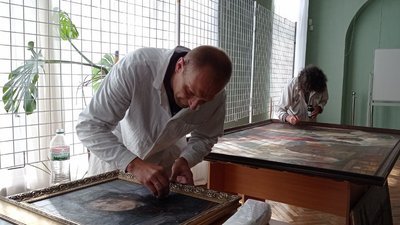 Музейна евакуація: як зберігаються експонати, вивезені з Кіровоградщини під час війни Музейна евакуація: як зберігаються експонати, вивезені з Кіровоградщини під час війни