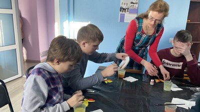 У Луцьку відбуваються арттерапевтичні заняття для дітей з аутизмом та їхніх батьків У Луцьку відбуваються арттерапевтичні заняття для дітей з аутизмом та їхніх батьків