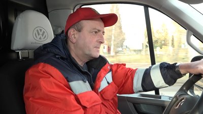 "Враження, що закінчив медколедж". Як працює водій швидкої у Чернівцях після навчання на екстреного медичного техніка