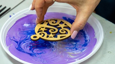У Житомирі запрацювала різдвяна майстерня для дітей У Житомирі запрацювала різдвяна майстерня для дітей