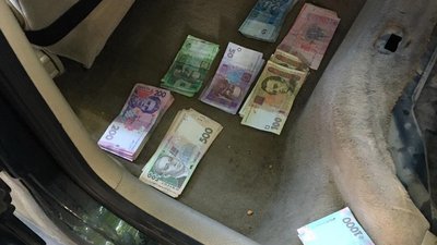 У Миколаєві чоловіки, тікаючи від поліції, пошкодили чотири припаркованих авто У Миколаєві чоловіки, тікаючи від поліції, пошкодили чотири припаркованих авто