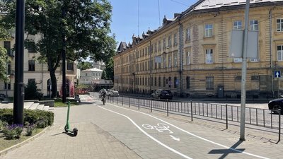 Велодоріжка на вул. Бандери
